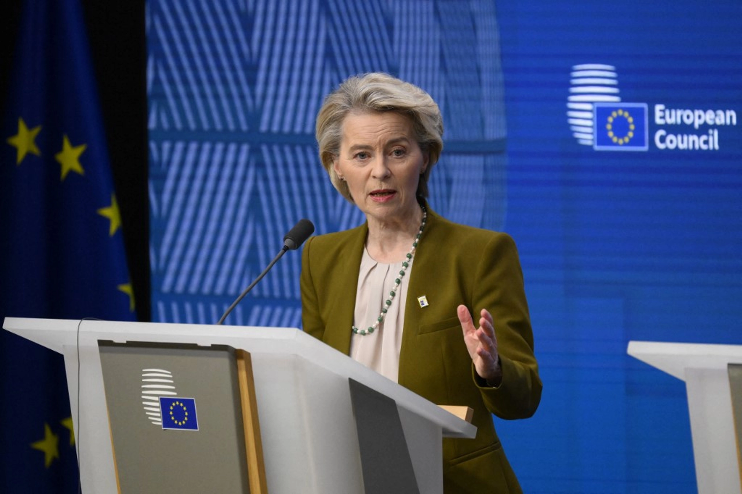 EU Calls on Citizens to Stockpile Food and Essentials for Crisis Preparedness